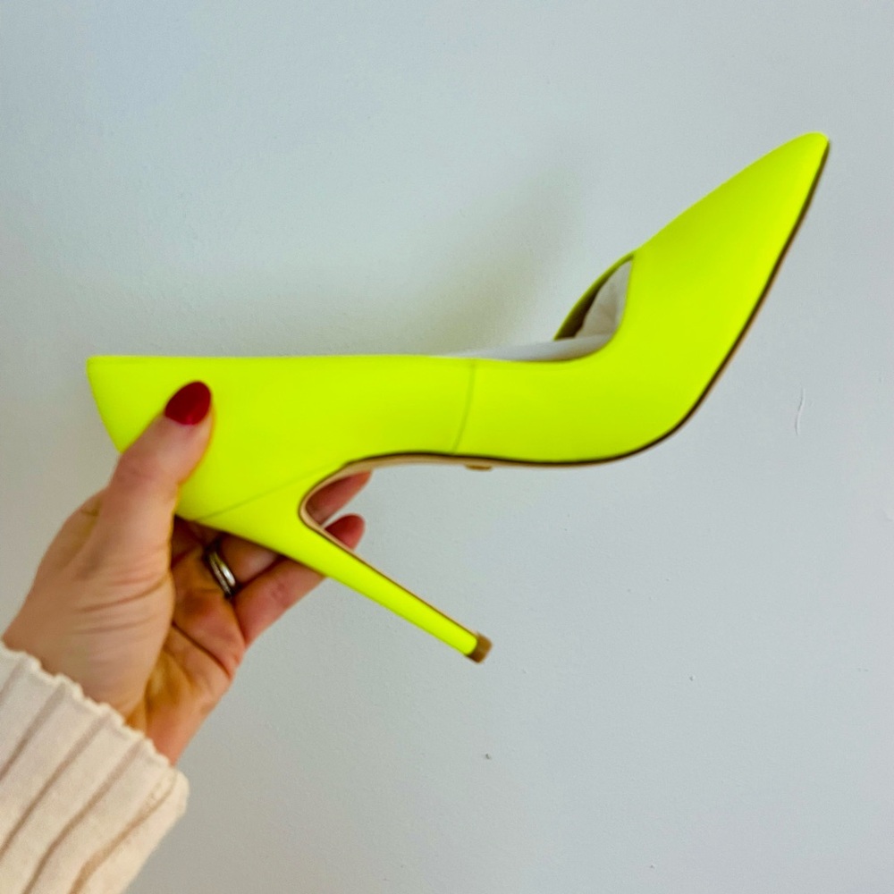 Limited edition never worn Stuart Weitzman neon yellow heels